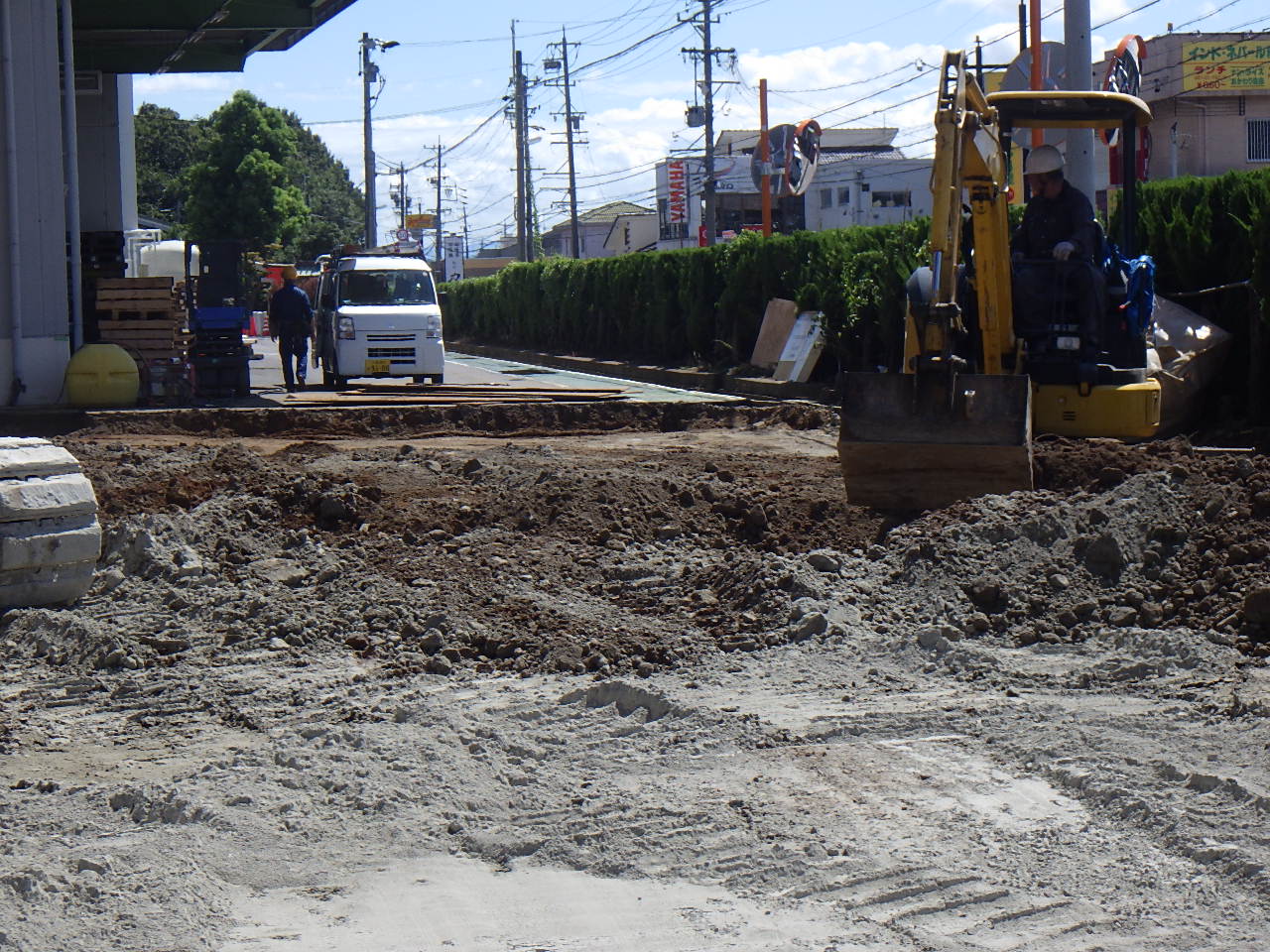 岐阜県加茂郡での工場新築増築工事　外構工事・表層改良工事の様子