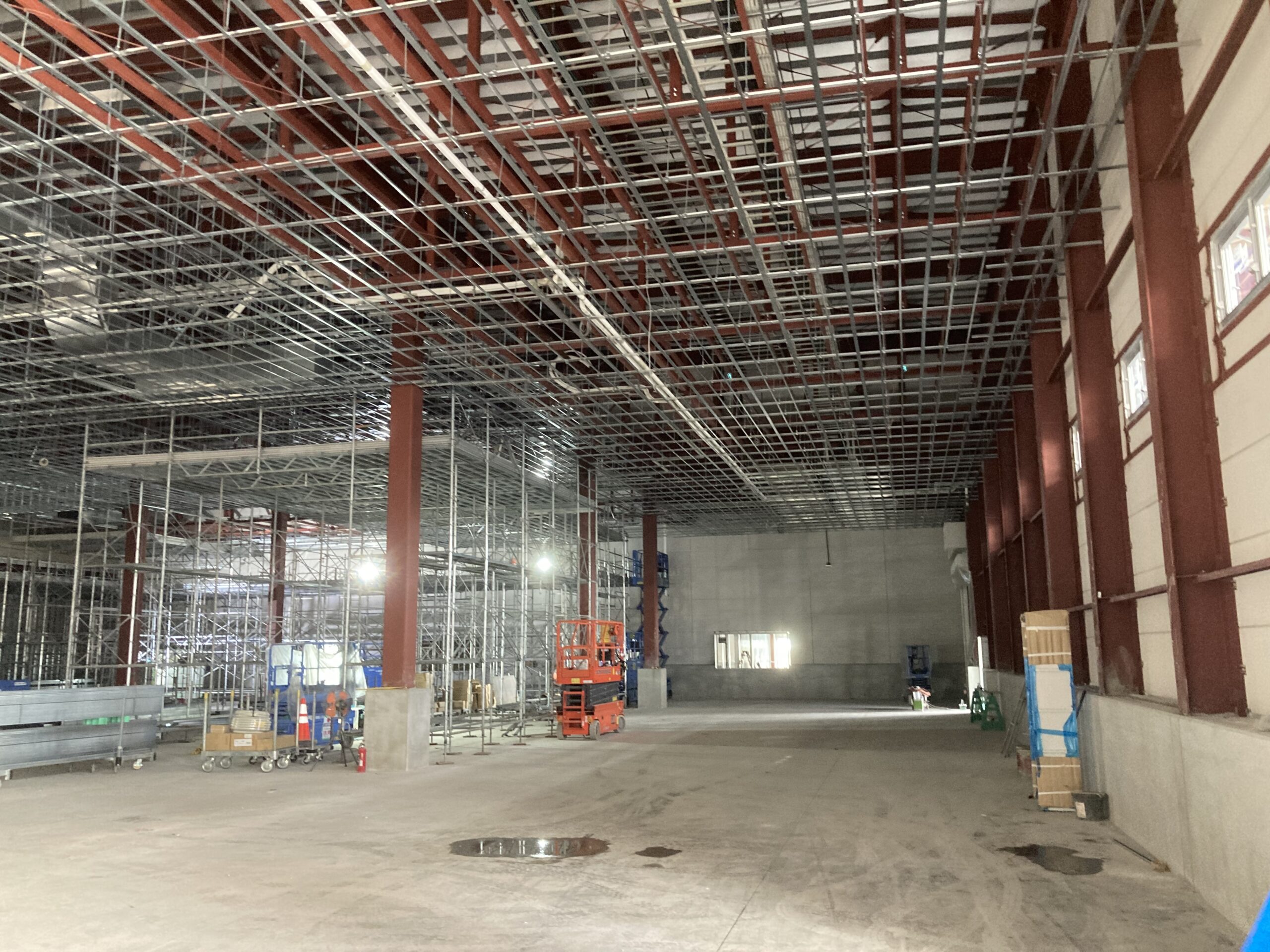 群馬県邑楽郡板倉町に建設中の工場　工場内天井の画像